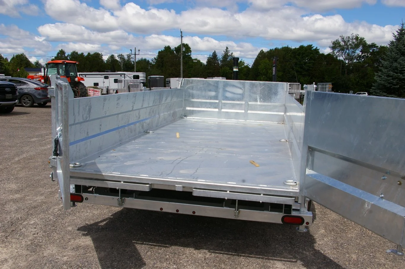 2026 82X16 DUMP TRAILER, TANDEM AXLE, GALVANIZED, GALVANIZED, SILVER, 14000GVWR - Image 5