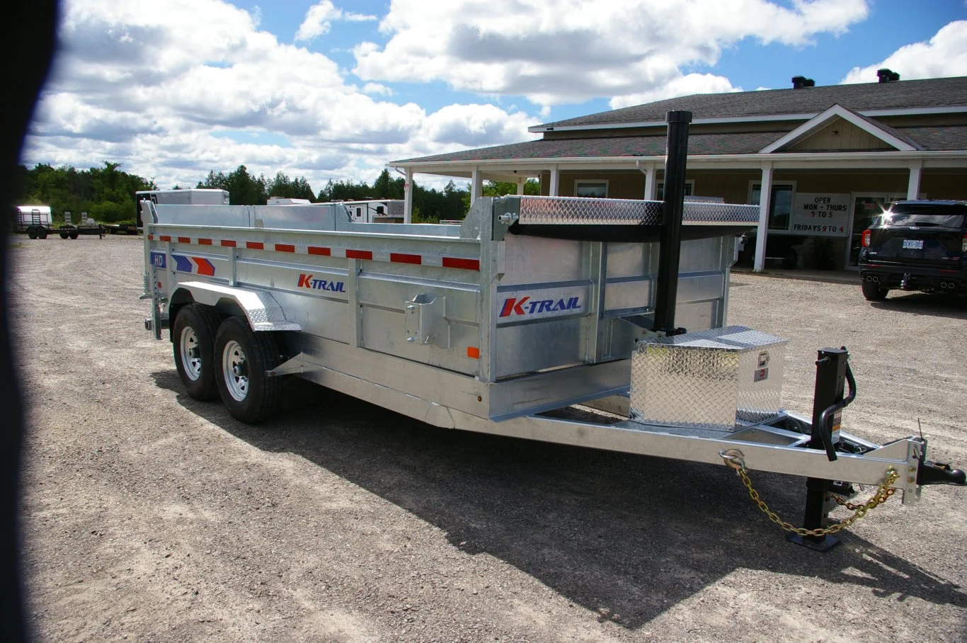 2026 82X16 DUMP TRAILER, TANDEM AXLE, GALVANIZED, GALVANIZED, SILVER, 14000GVWR - Image 4