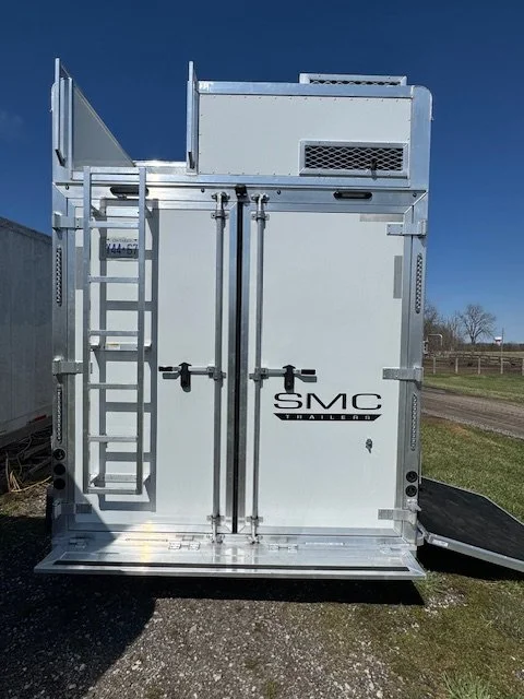 2026 6 HORSE SLANT GN W/16 FT LQ & 9' SLIDE OUT, ALUMINUM, WHITE, 24000GVWR - Image 2