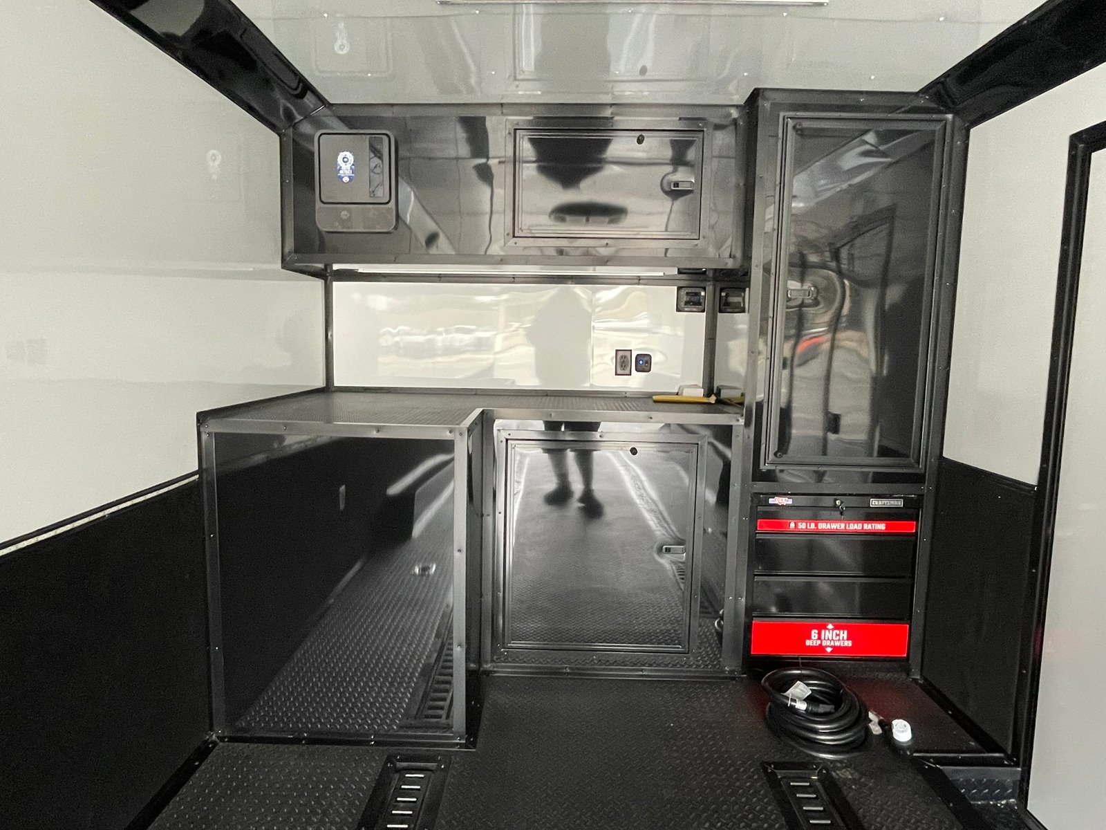 2023 8.5X24 CARGO TRAILER, TANEM AXLE, REAR RAMP, 84", RAMP, 7000GVWR - Image 9
