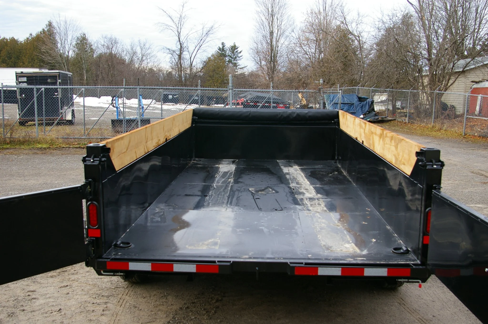 2027 83X14 DUMP TRAILER, TANDEM AXLE, STEEL, BLACK, 15119GVWR - Image 6