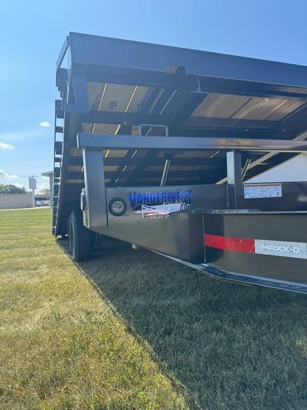 deckover tilt trailer photo 8